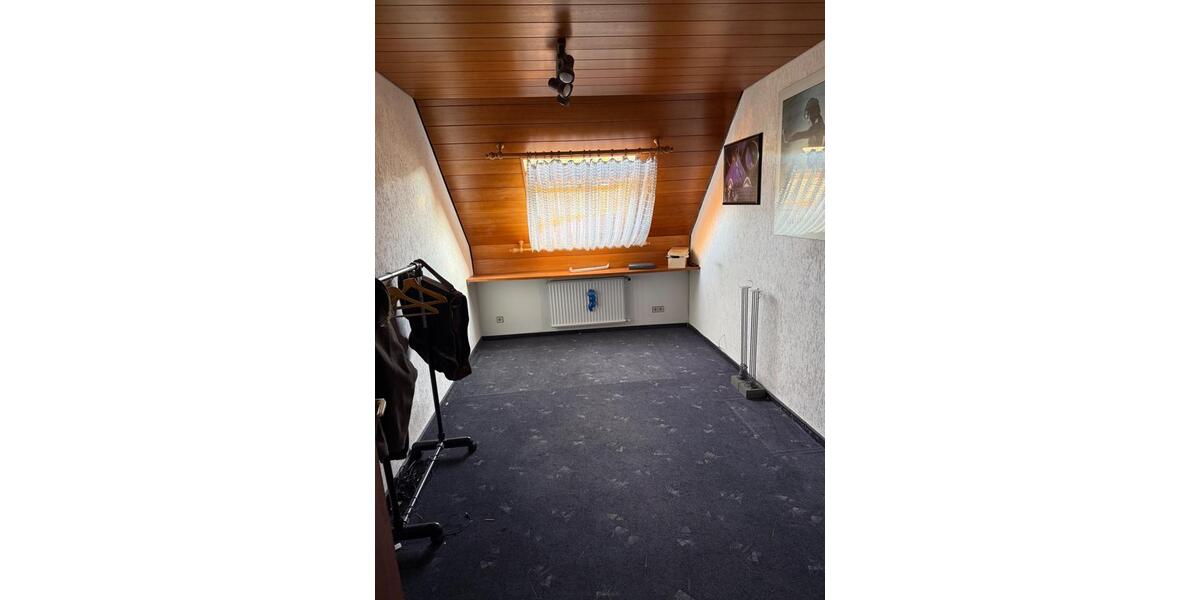 Einfamilienhaus Kirkel - 11 Zimmer, 270 m&sup2;, 445.000&euro; | Angebot:24814296