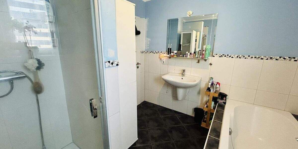 Mehrfamilienhaus, Wohnhaus Neunkirchen Innenstadt - 6 Zimmer, 130 m&sup2;, 219.000&euro; | Angebot:25779641