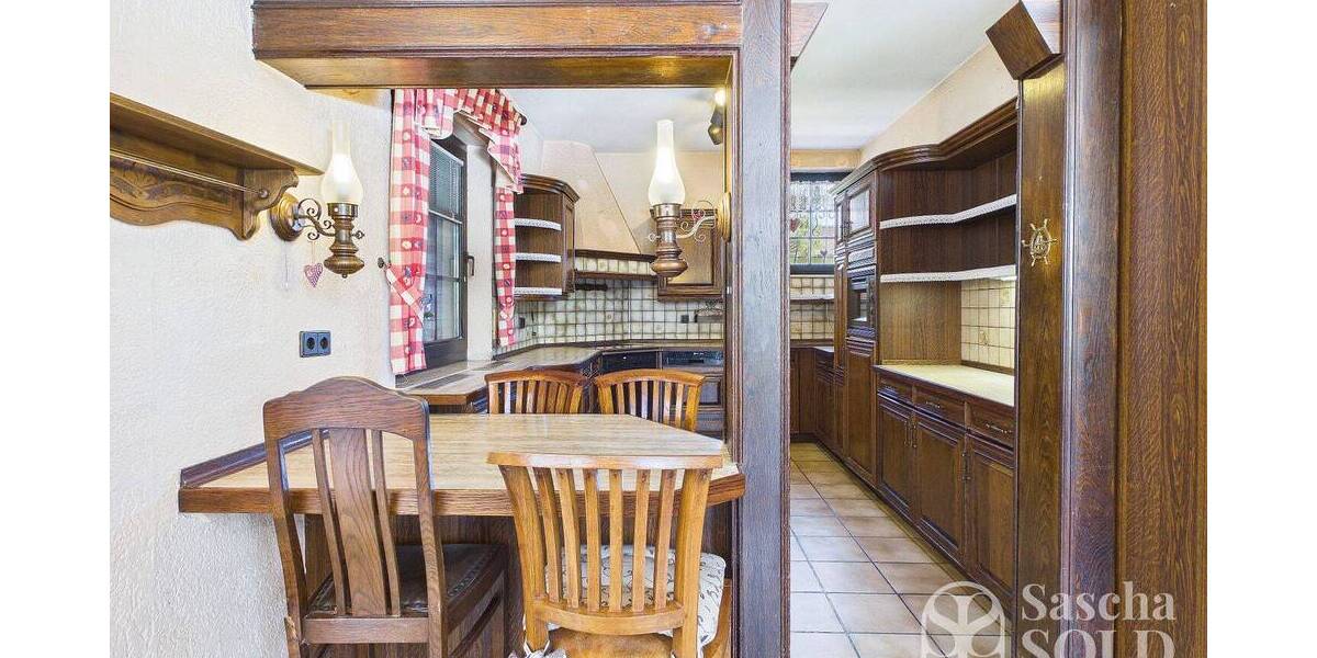 Großzügige Liegenschaft in ruhiger Waldrandlage - Pool, Sauna, Wintergarten, Balkon u. Doppelgarage - Einfamilienhaus Spiesen-Elversberg Elversberg | Angebot:26178654