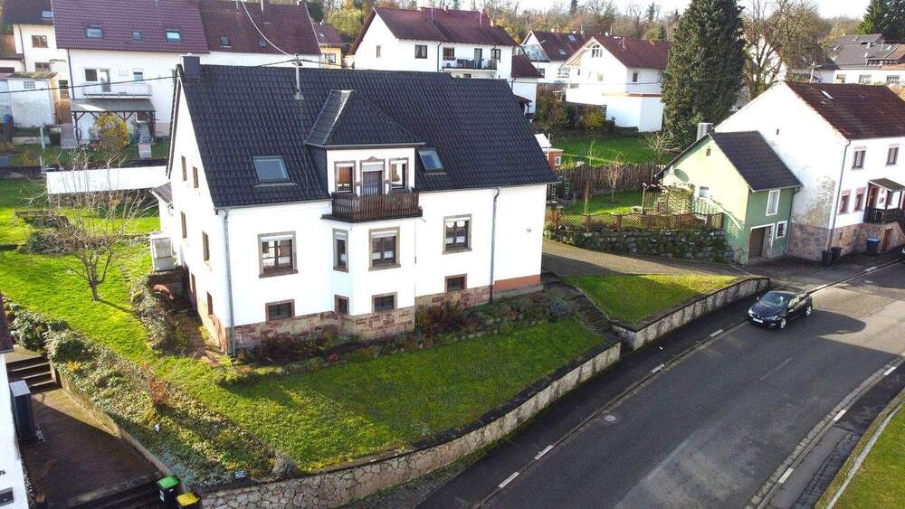 Einfamilienhaus Mandelbachtal Heckendalheim - 8 Zimmer, 180 m&sup2;, 259.000&euro; | Angebot:25677418
