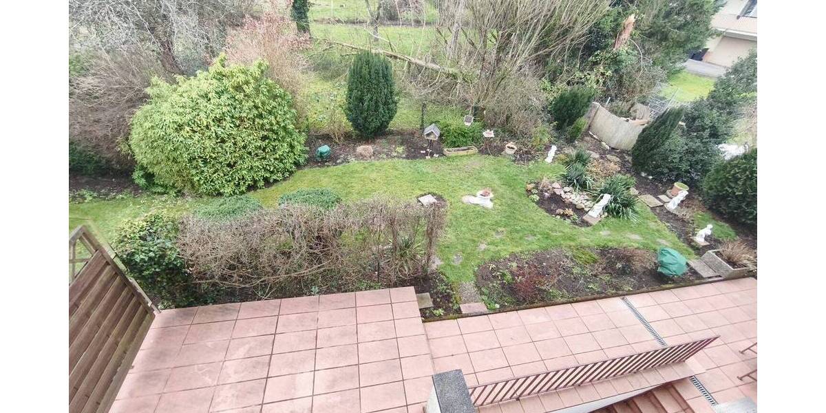 Attraktives Zweifamilienhaus in ruhiger Lage - Mehrfamilienhaus, Wohnhaus Schiffweiler Landsweiler | Angebot:26146960