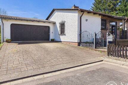 Großzügige Liegenschaft in ruhiger Waldrandlage - Pool, Sauna, Wintergarten, Balkon u. Doppelgarage - Haus Spiesen-Elversberg Elversberg | Angebot:26178654