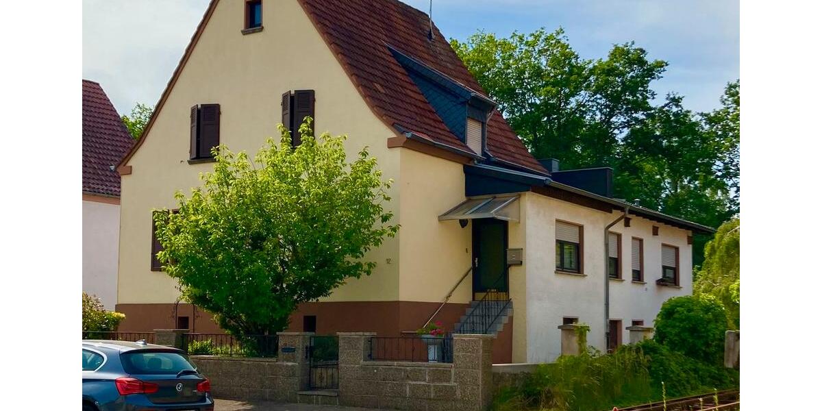 Einfamilienhaus Kirkel - 9 Zimmer, 170 m&sup2;, 250.000&euro; | Angebot:26806876