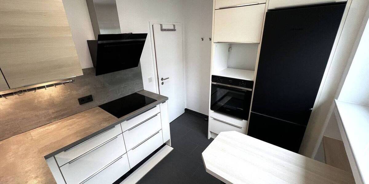 Etagenwohnung Saarbrücken St Johann - 2 Zimmer, 75 m&sup2;, 700&euro; | Angebot:25959145