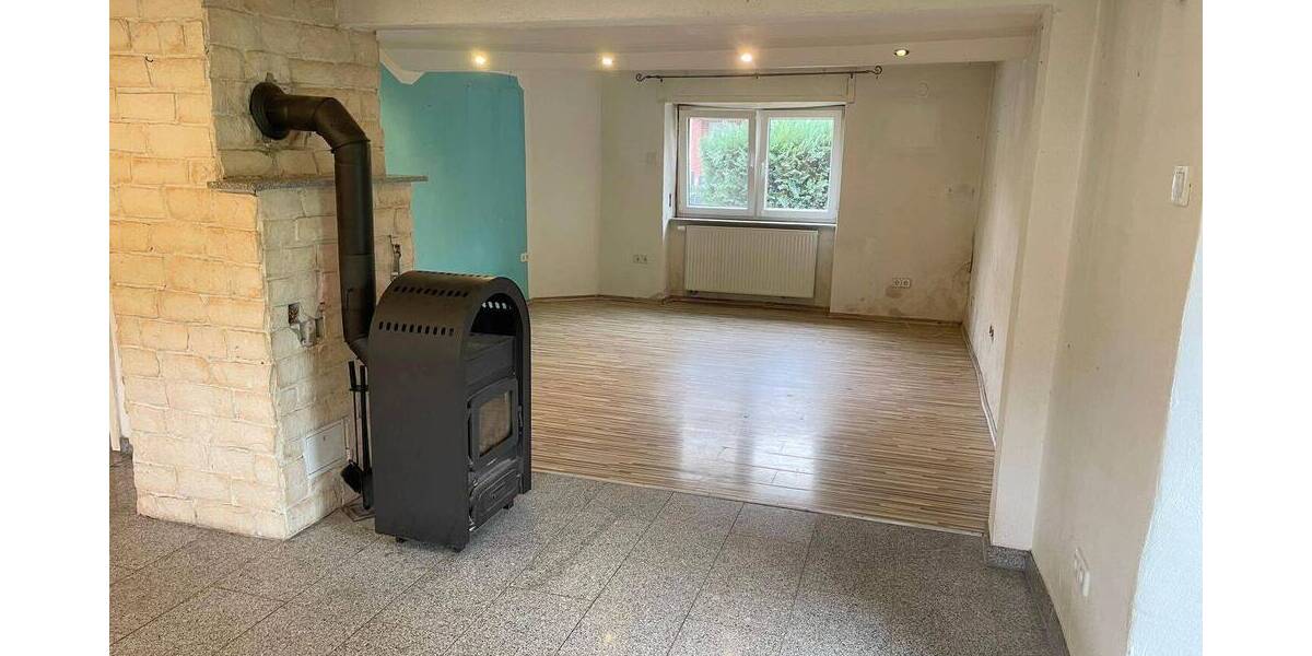 Einfamilienhaus Nanzdietschweiler - 7 Zimmer, 183 m&sup2;, 99.000&euro; | Angebot:26219796