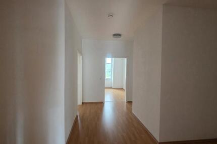 Wohnung Quierschied - 4 Zimmer, 150 m&sup2;, 1.250&euro; | Angebot:25998936