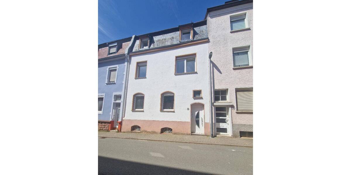 Reihenmittelhaus Pirmasens Innenstadt - 7 Zimmer, 181 m&sup2;, 159.000&euro; | Angebot:26261505