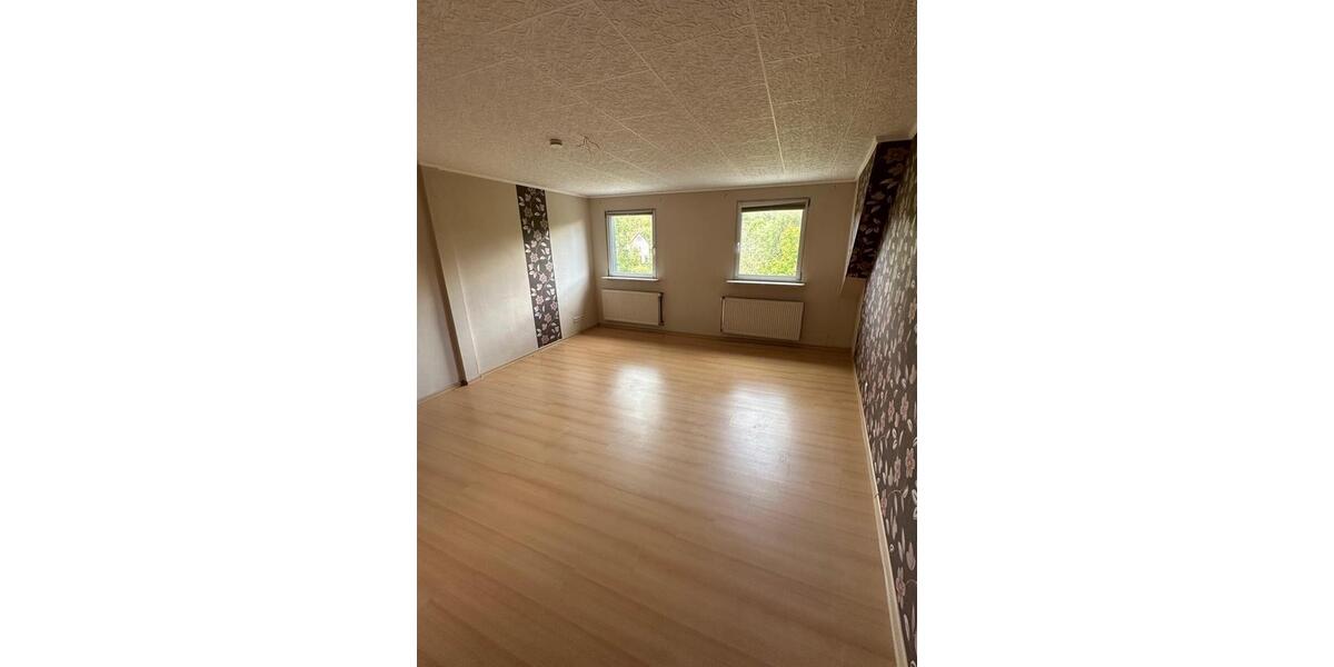 Dachgeschoßwohnung Saarbrücken Dudweiler - 4 Zimmer, 128 m&sup2;, 1.200&euro; | Angebot:23691162