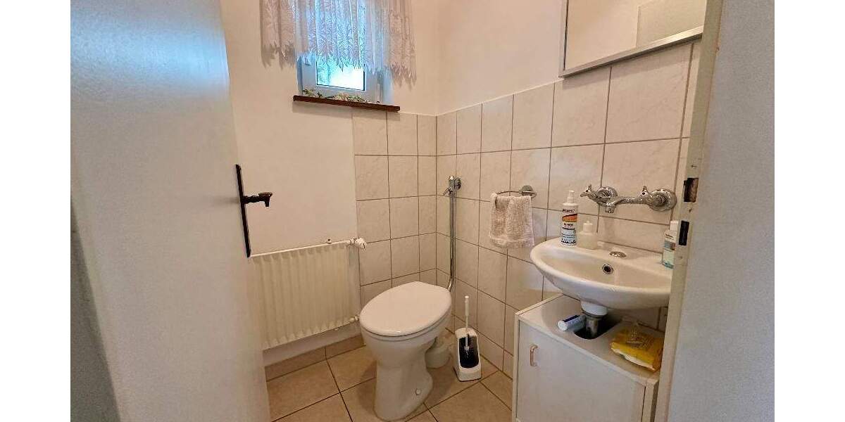 Einfamilienhaus Waldfischbach - 5 Zimmer, 151 m&sup2;, 215.000&euro; | Angebot:25802498