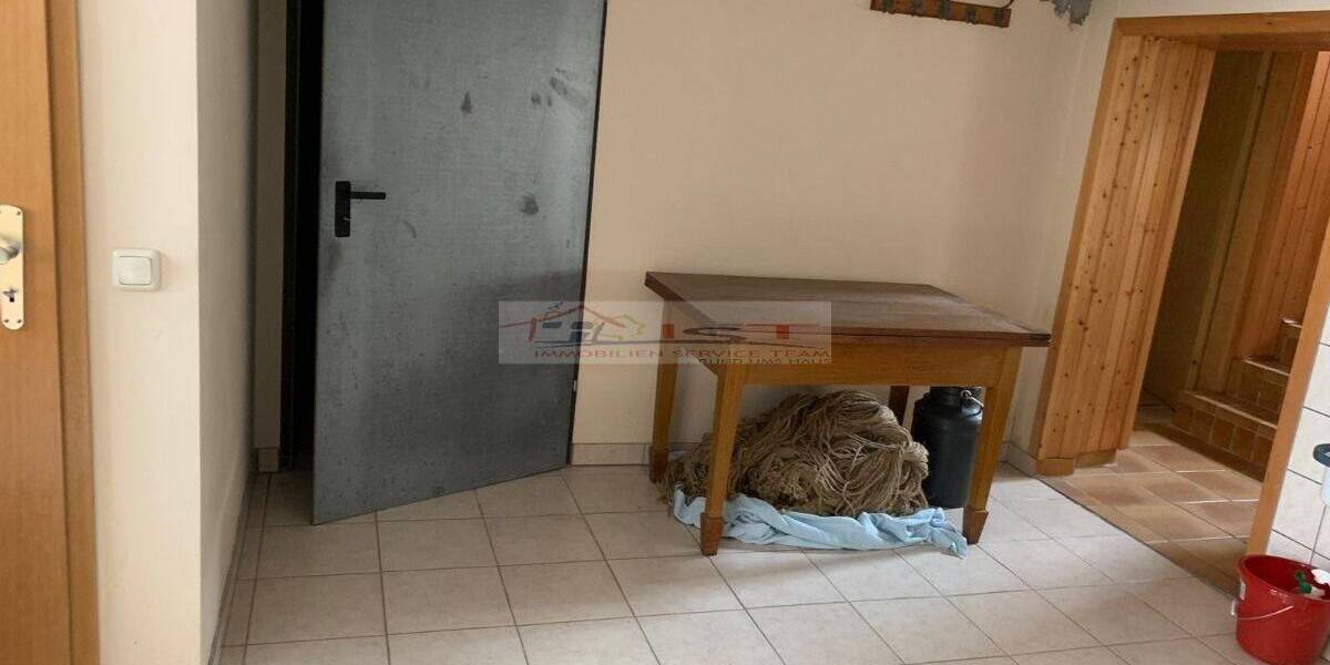 Doppelhaushälfte Jettenbach - 8 Zimmer, 170 m&sup2;, 150.000&euro; | Angebot:25666424