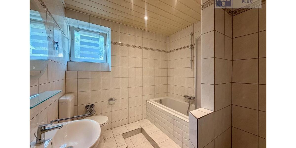 Maisonettenwohnung Homburg - 5.5 Zimmer, 165 m&sup2;, 1.090&euro; | Angebot:25882406