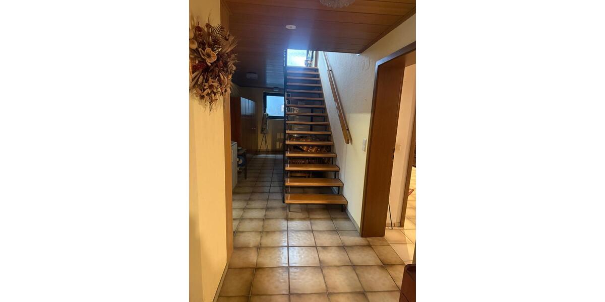 Doppelhaushälfte Kirkel - 10 Zimmer, 230 m&sup2;, 340.000&euro; | Angebot:24868755