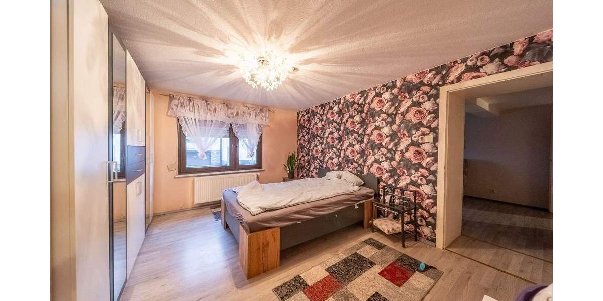 Einfamilienhaus Dellfeld - 8 Zimmer, 214 m&sup2;, 165.000&euro; | Angebot:25691422