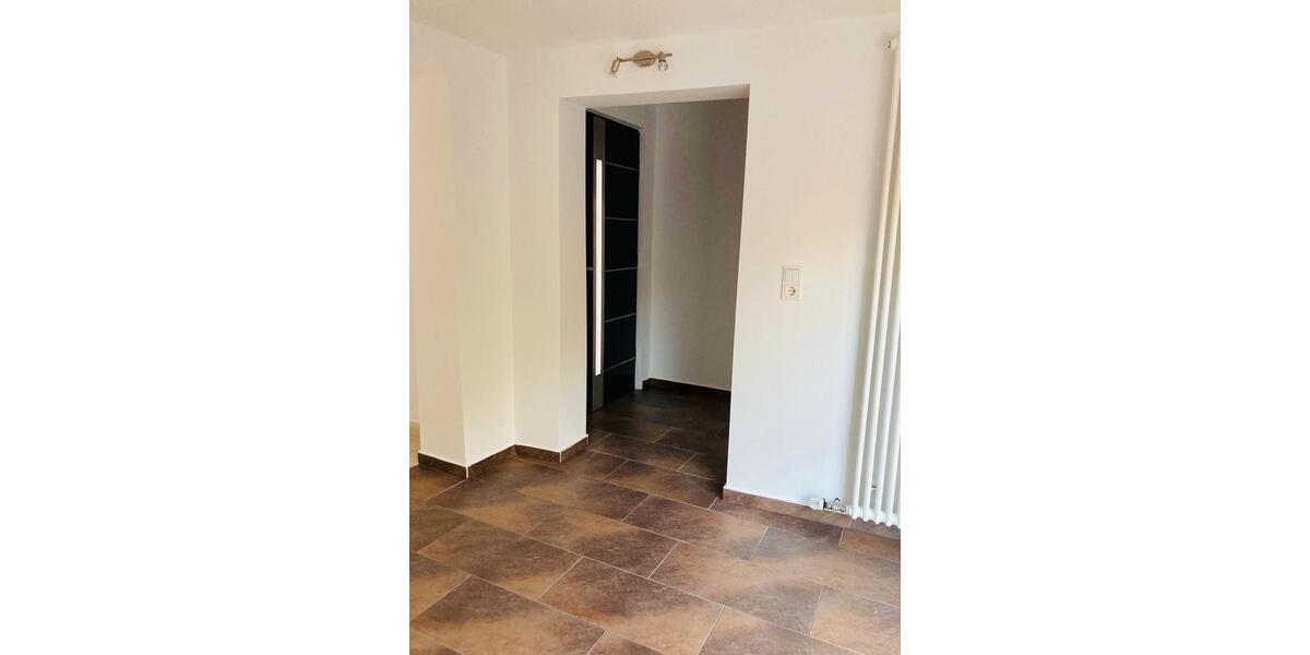 Etagenwohnung Sankt Ingbert - 3 Zimmer, 94 m&sup2;, 1.000&euro; | Angebot:25107138