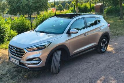 Hyundai TUCSON 75.000 km 16.300 &euro; Sankt Ingbert 66386