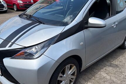 Toyota Aygo (X) 149.000 km 4.900 &euro; Saarbrücken 66115