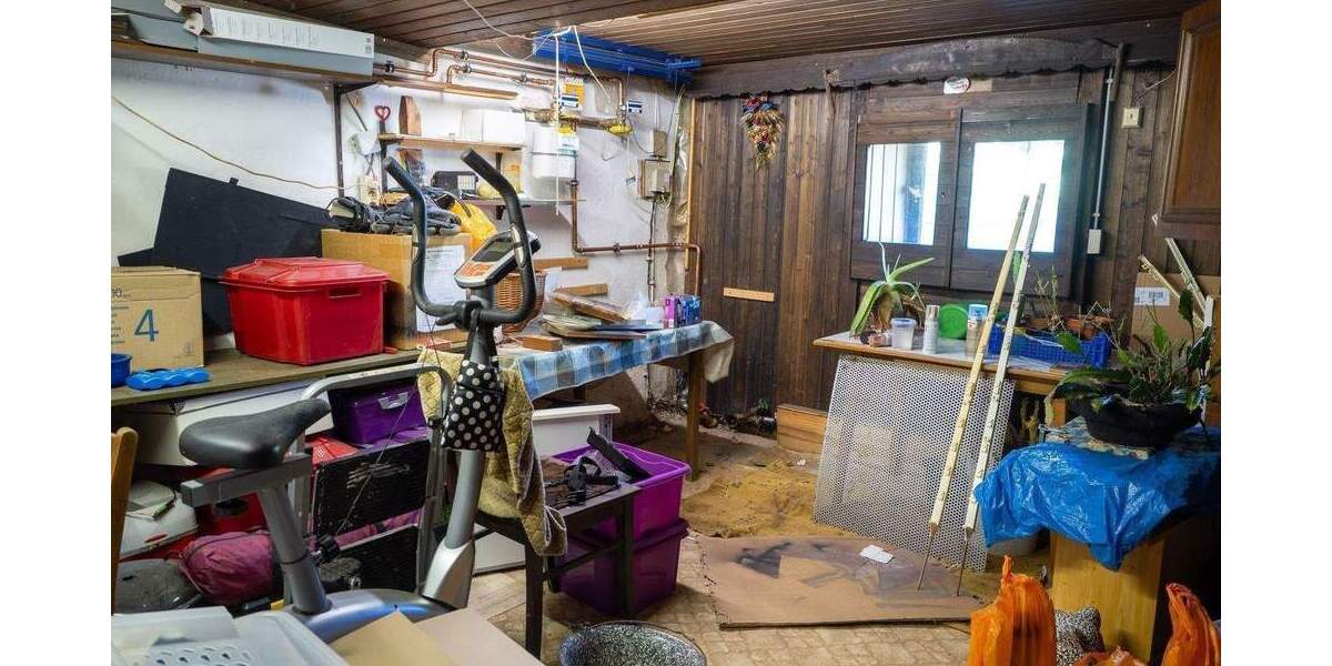 Mehrfamilienhaus, Wohnhaus Saarbrücken Scheidt - 9 Zimmer, 189 m&sup2;, 259.000&euro; | Angebot:25743256