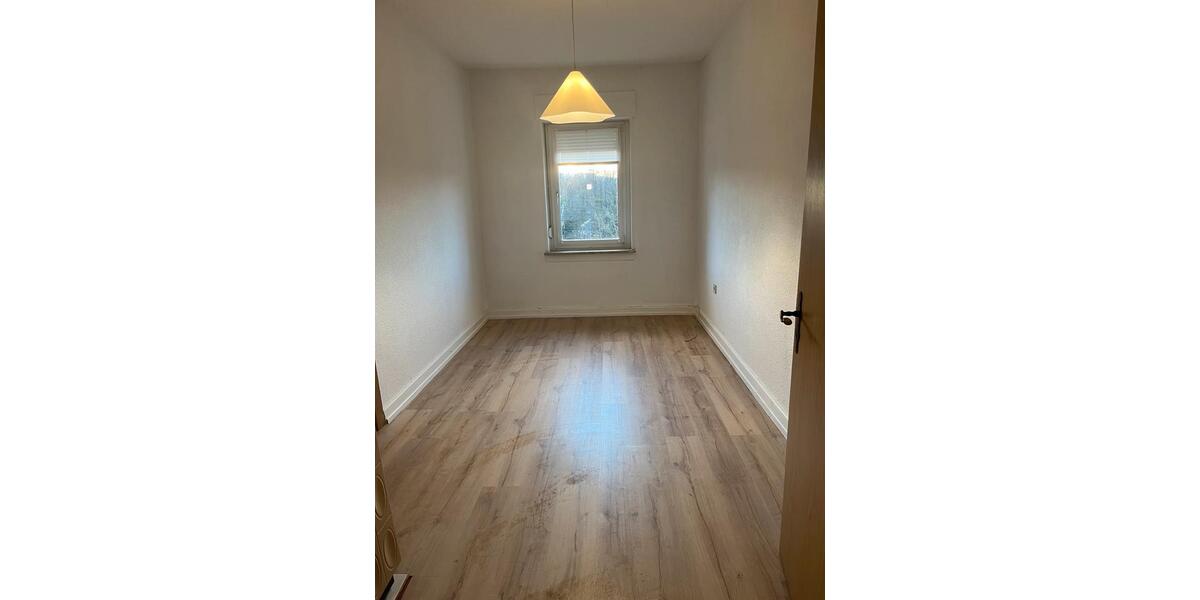 Etagenwohnung Saarbrücken Eschberg - 3 Zimmer, 78 m&sup2;, 680&euro; | Angebot:25921068