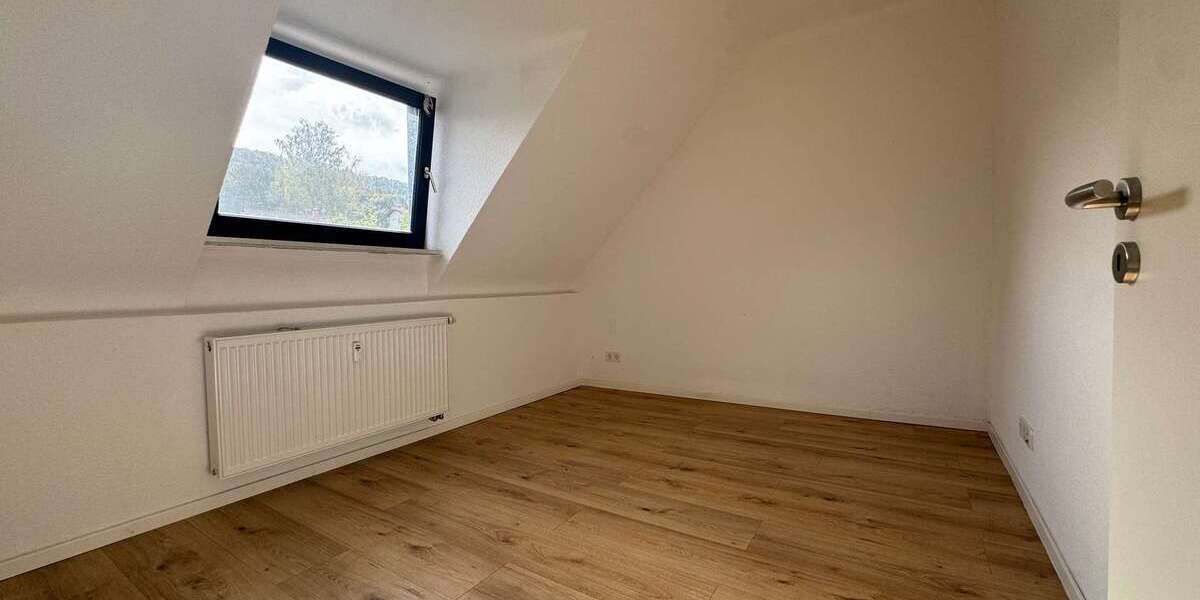 Helle 3-Zimmer-Dachgeschosswohnung in St. Ingbert-Rentrisch ( Saniert) - 3- Sankt Ingbert | Angebot:27111787