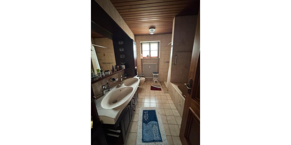 Erdgeschoßwohnung Neunkirchen - 4 Zimmer, 90 m&sup2;, 1.350&euro; | Angebot:25940770