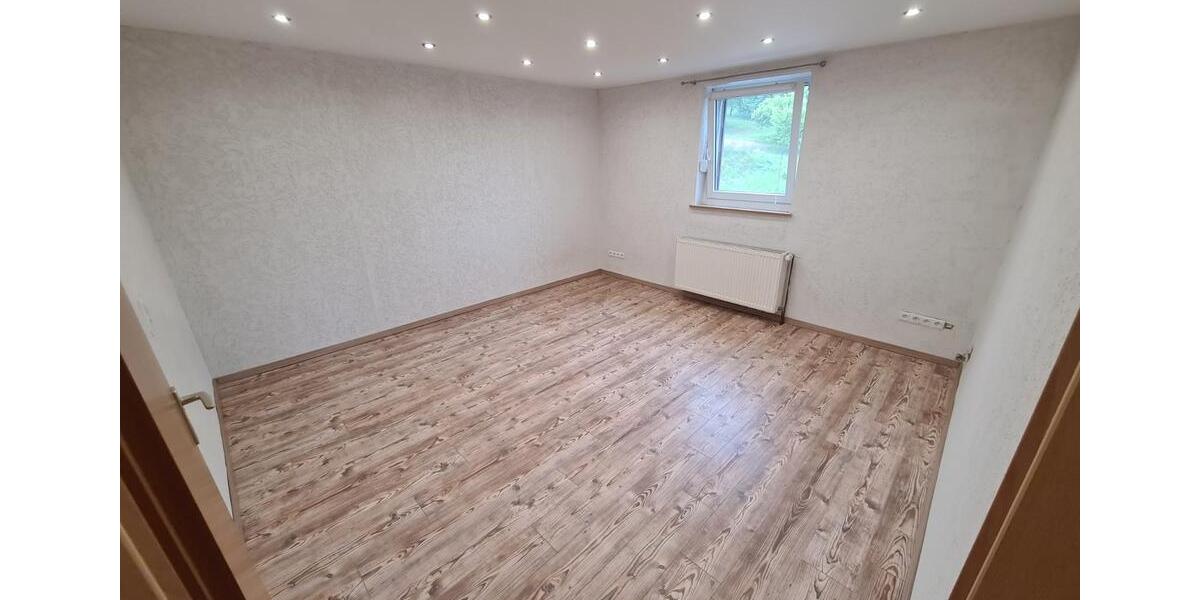 Doppelhaushälfte Illingen - 6 Zimmer, 135 m&sup2;, 200.000&euro; | Angebot:26279838