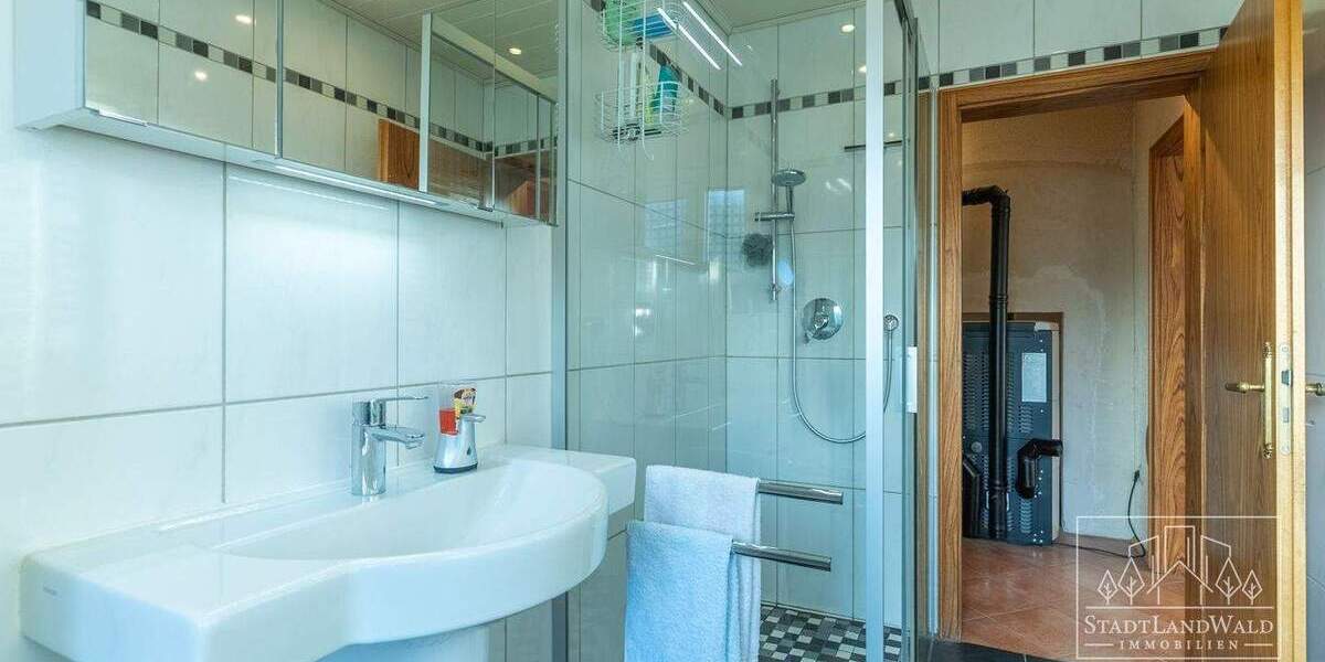 Einfamilienhaus Merzalben - 9 Zimmer, 220 m&sup2;, 319.500&euro; | Angebot:25733495