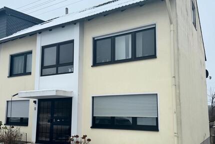 Haus Saarbrücken Bischmisheim - 8 Zimmer, 220 m&sup2;, 360.000&euro; | Angebot:26195228