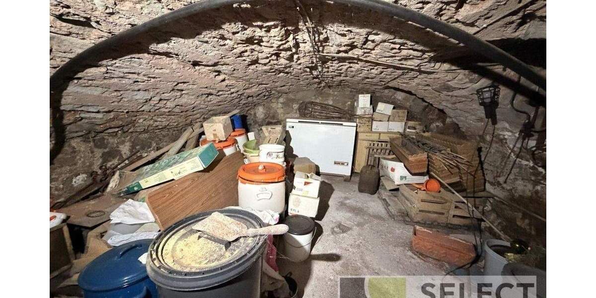 Mehrfamilienhaus, Wohnhaus Neunkirchen/Saar Hangard - 6 Zimmer, 120 m&sup2;, 59.000&euro; | Angebot:25736185