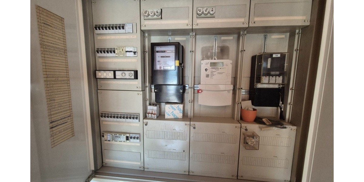 Vielseitiges Zweifamilienhaus mit Gewerbemöglichkeit, zahlreichen Stellplätzen u. idyllischem Garten - Zweifamilienhaus Friedelhausen Friedelhausen | Angebot:22137659