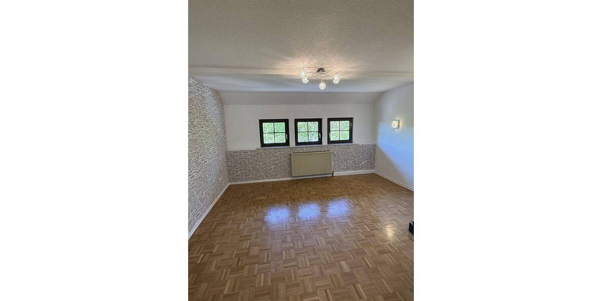 Einfamilienhaus Saarbrücken Dudweiler - 7 Zimmer, 140 m&sup2;, 199.000&euro; | Angebot:26840946