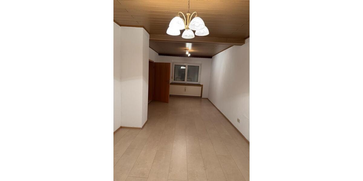 Einfamilienhaus Ottweiler - 3 Zimmer, 175 m&sup2;, 1.090&euro; | Angebot:25614208