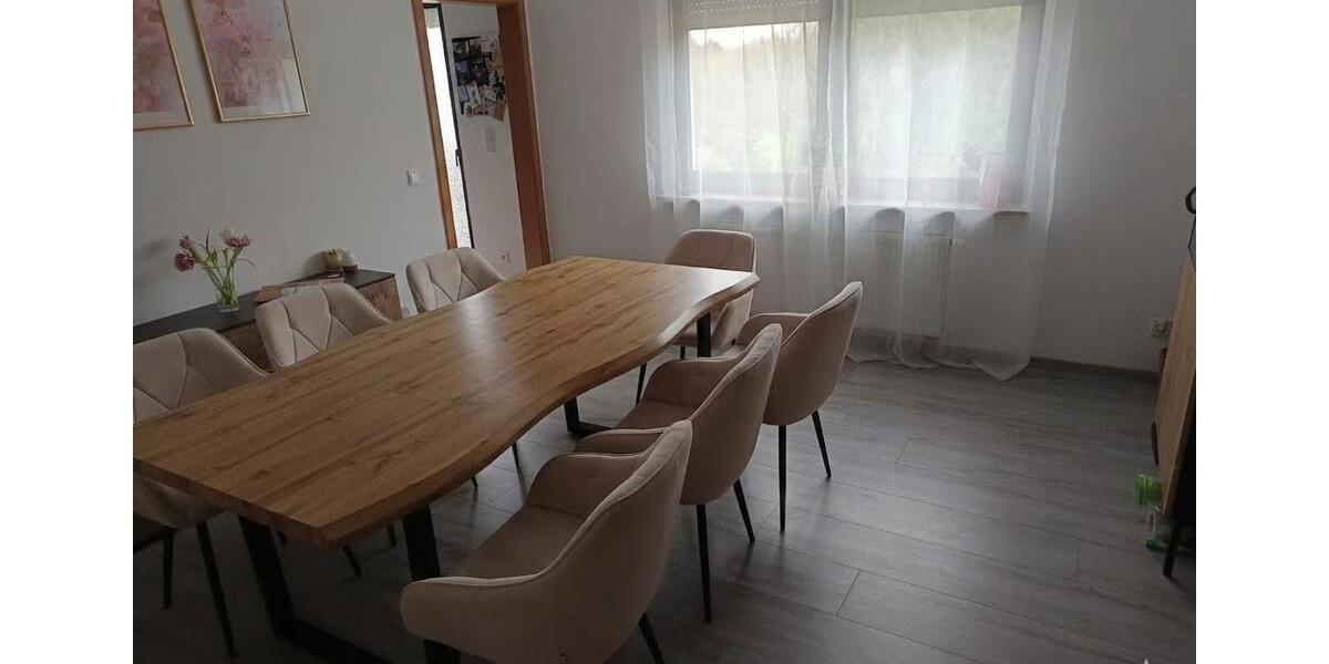 Etagenwohnung Heusweiler - 4 Zimmer, 90 m&sup2;, 850&euro; | Angebot:25948552