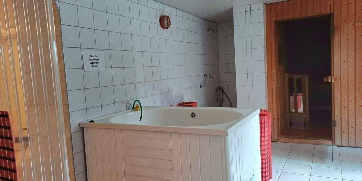 Mehrfamilienhaus, Wohnhaus Sankt Ingbert Rohrbach - 9 Zimmer, 280 m&sup2;, 249.000&euro; | Angebot:26797427