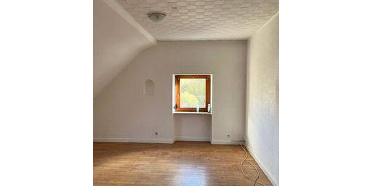 Etagenwohnung Saarbrücken Brebach-Fechingen - 4 Zimmer, 70 m&sup2;, 129.000&euro; | Angebot:26343959