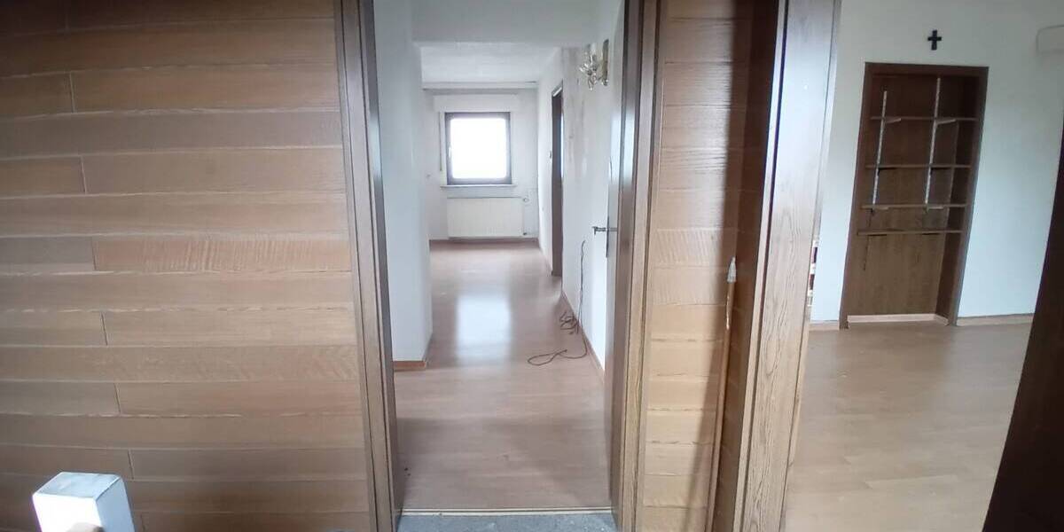 Einfamilienhaus Quierschied / Göttelborn Göttelborn - 5 Zimmer, 144 m&sup2;, 95.000&euro; | Angebot:25940452