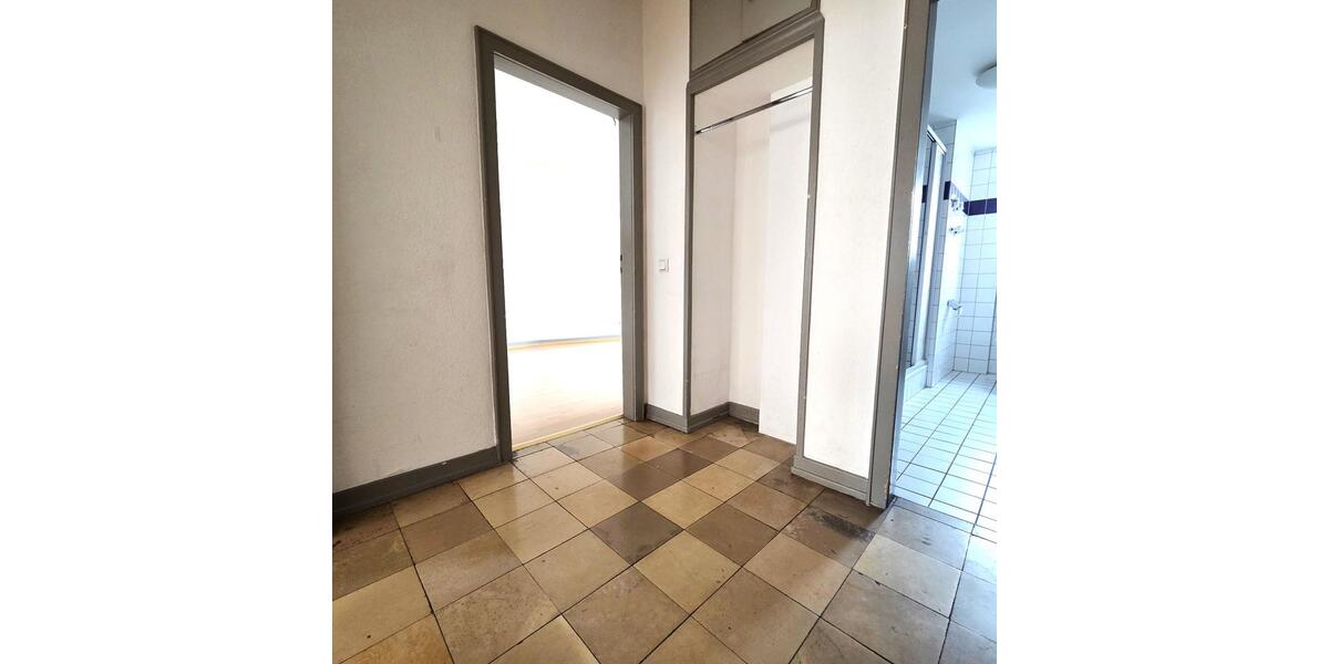 Etagenwohnung Saarbrücken Eschberg - 2 Zimmer, 75 m&sup2;, 750&euro; | Angebot:25385564