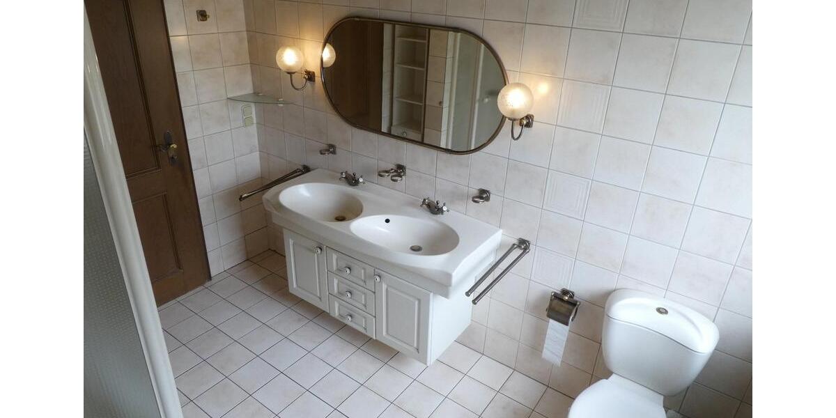 Reihenhaus Saarbrücken Brebach-Fechingen - 6 Zimmer, 195 m&sup2;, 348.000&euro; | Angebot:27166522
