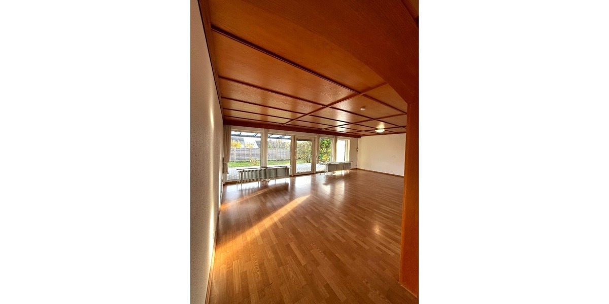 - REDUZIERT- Liebhaber aufgepasst: Modernisierter Wohlfühl-Bungalow mit Sauna in Weilerbachs Toplage - Einfamilienhaus Weilerbach | Angebot:24408681