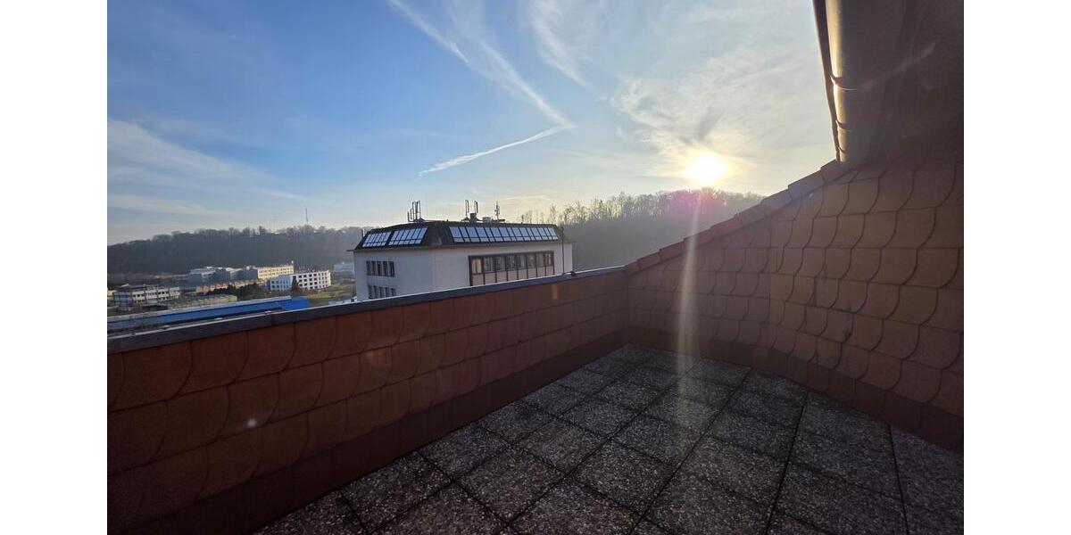 Dachgeschoßwohnung Saarbrücken Kieselhumes - 3.5 Zimmer, 115 m&sup2;, 995&euro; | Angebot:25973610