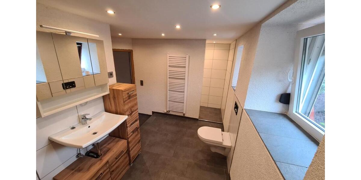 Doppelhaushälfte Illingen - 6 Zimmer, 135 m&sup2;, 200.000&euro; | Angebot:26279838