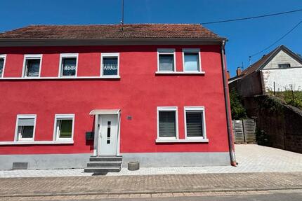Haus Bexbach - 6 Zimmer, 160 m&sup2;, 1.350&euro; | Angebot:26044742