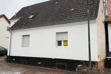 Haus Bexbach - 7 Zimmer, 140 m&sup2;, 136.000&euro; | Angebot:24397424