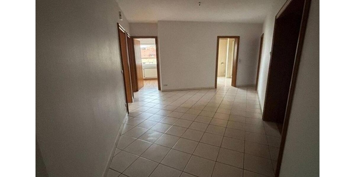 Etagenwohnung Saarbrücken - 5 Zimmer, 147 m&sup2;, 995&euro; | Angebot:25853646