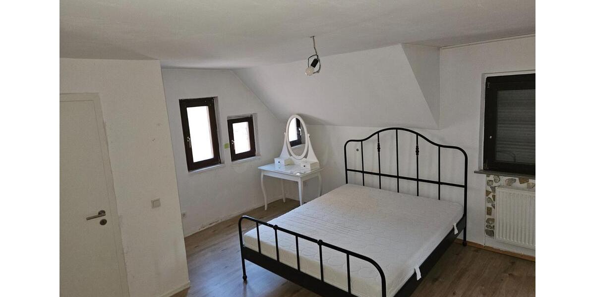 Etagenwohnung Saarbrücken Dudweiler - 4 Zimmer, 90 m&sup2;, 580&euro; | Angebot:25752721