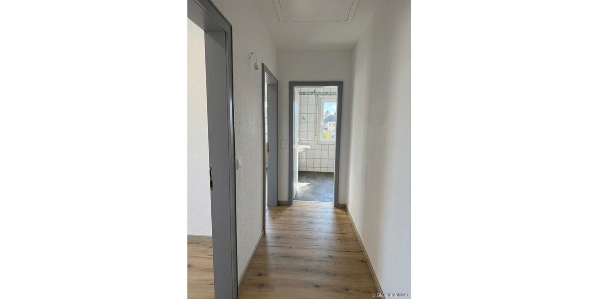 Dachgeschoßwohnung Ottweiler - 5 Zimmer, 97 m&sup2;, 750&euro; | Angebot:25892650