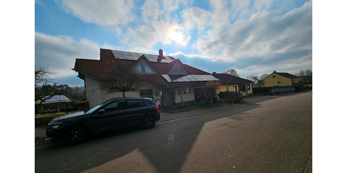 Einfamilienhaus Bexbach - 5 Zimmer, 230 m&sup2;, 1.800&euro; | Angebot:26039639