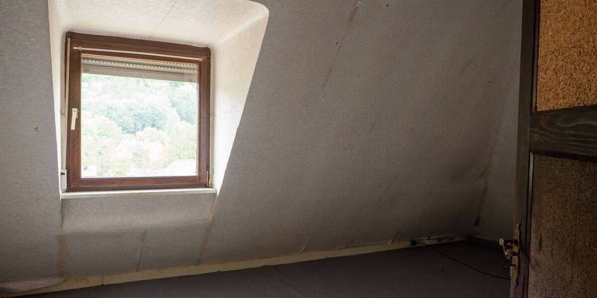 Mehrfamilienhaus, Wohnhaus Saarbrücken Scheidt - 9 Zimmer, 189 m&sup2;, 259.000&euro; | Angebot:26657625