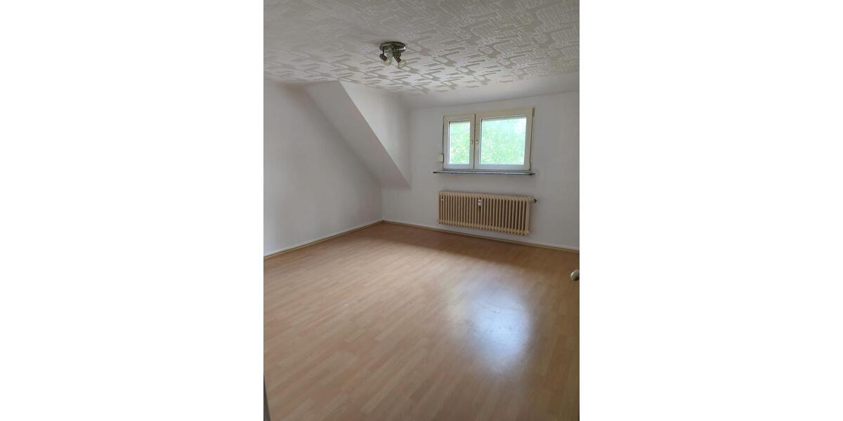 Dachgeschoßwohnung Homburg - 3 Zimmer, 66 m&sup2;, 690&euro; | Angebot:26342948