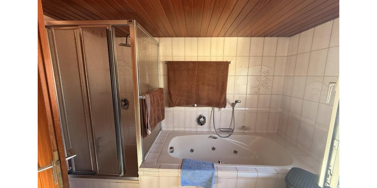 Etagenwohnung Sulzbach (Saar) - 4 Zimmer, 131 m&sup2;, 950&euro; | Angebot:25431677