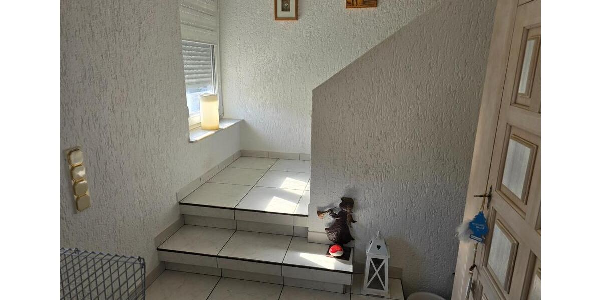 Etagenwohnung Saarbrücken Brebach-Fechingen - 8 Zimmer, 285 m&sup2;, 395.000&euro; | Angebot:26050619